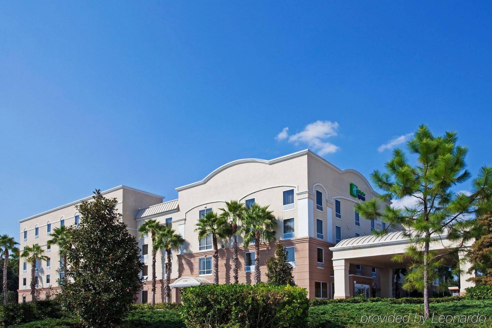 Holiday Inn Express Hotel & Suites Clearwater Us 19 North, An Ihg Hotel Esterno foto